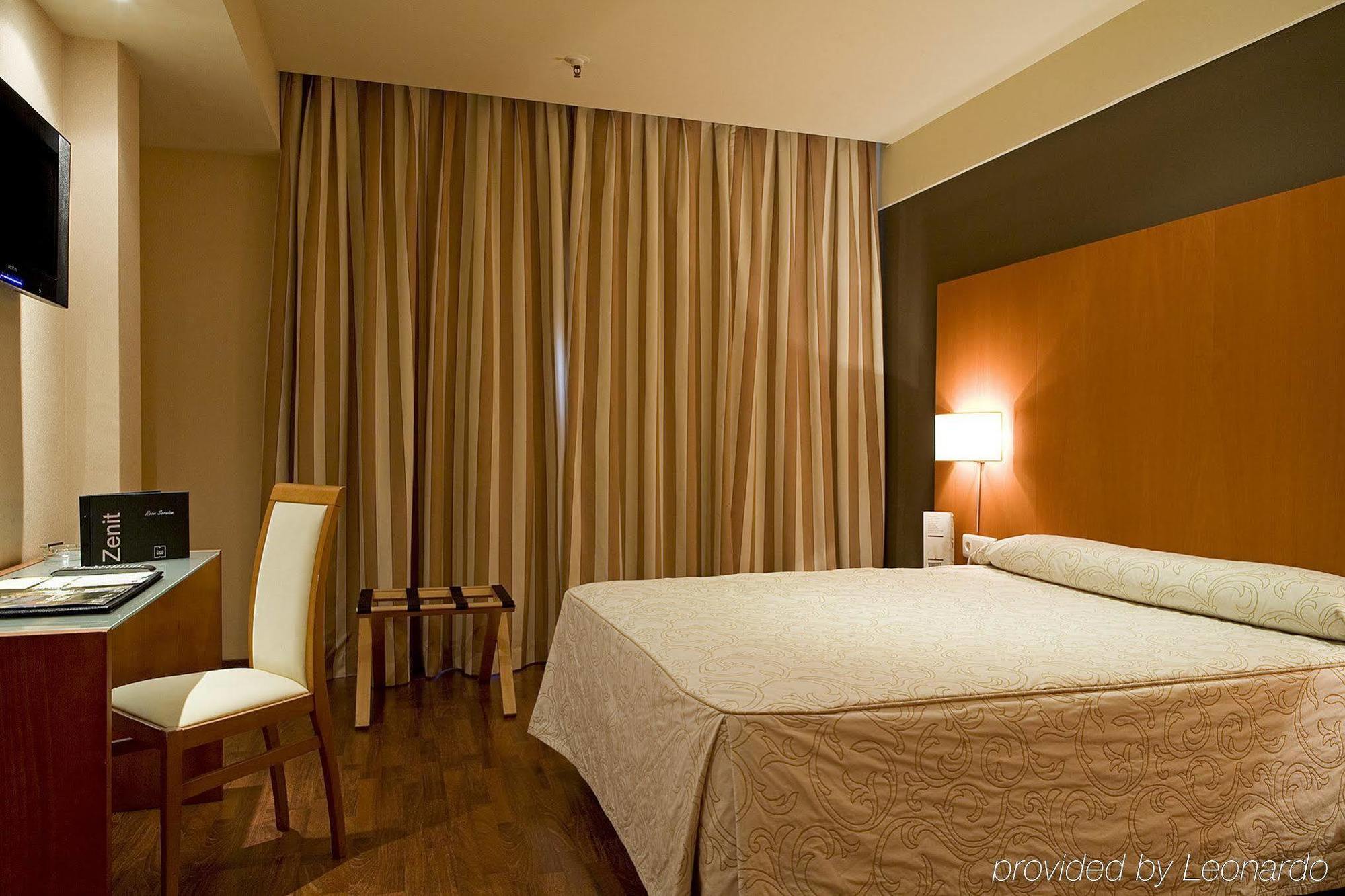 Hotel Zenit Don Yo Saragossa Zimmer foto